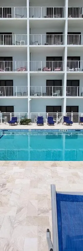 Beachside Hotel - POOL IS OPEN!，位于代托纳海滩的酒店