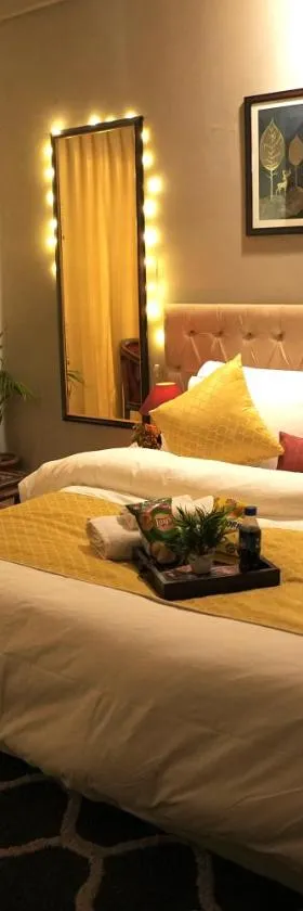 Luxury Apartment Near Pari Chowk，位于大诺伊达的酒店