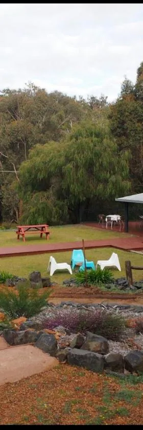 Wellington Forest Cottages & Bar，位于Wellington Mills的酒店