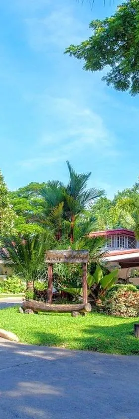 Palmas Del Mar Resort Bacolod，位于巴科洛德的酒店