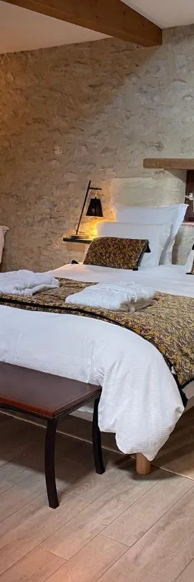 Le Loft Ancien Haras de la Tour，位于Lamothe-Landerron的酒店