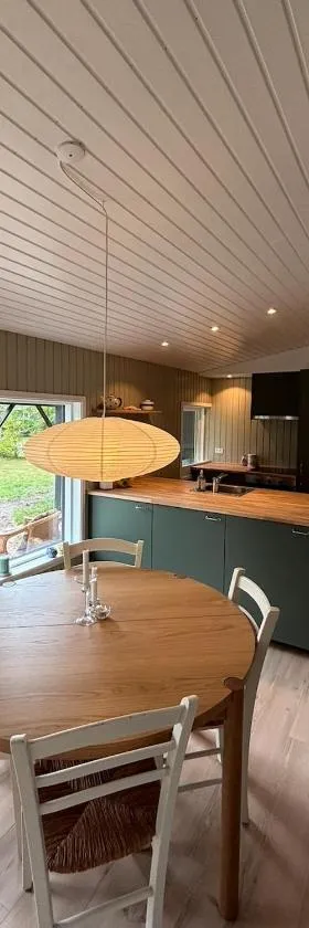 Cozy 6 person holiday home in Juelsminde - 5 minutes walk to the beach，位于森讷比的酒店