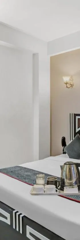 Hotel O Noida premium inn，位于诺伊达的酒店