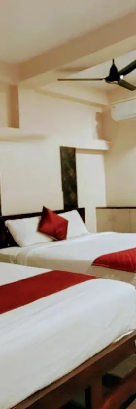 Vel Residency -Big Temple Road，位于坦贾武尔的酒店
