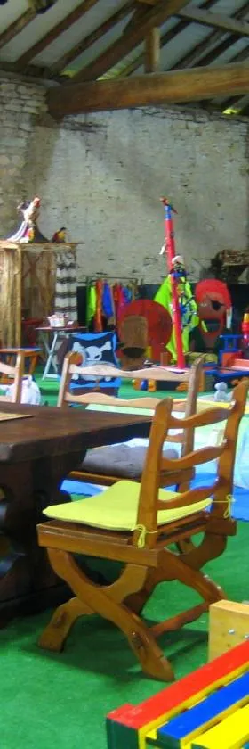 Gîte et Grange à Jeux du Bonhomme Bouton，位于Guinzeling的酒店