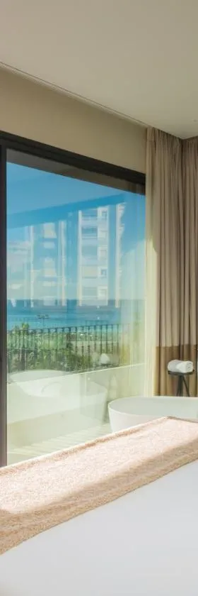 Comfy Studios Hotel，位于贝纳尔马德纳的酒店