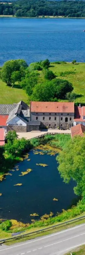 Aamølle Gæstgiveri，位于海松的酒店
