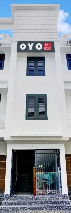 Hotel O EVA RESIDENCY，位于卡卡纳德的酒店