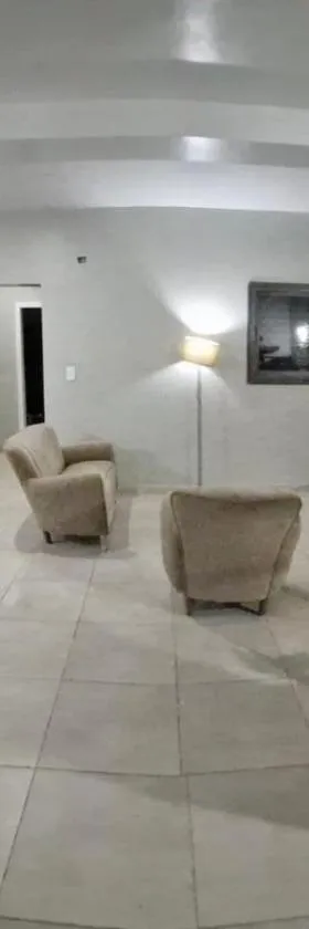 Casa con pileta，位于瓜伊马延的酒店