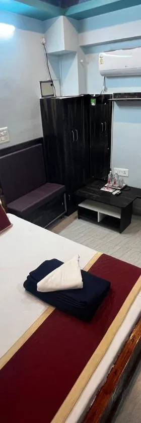 PANMOZHI RESIDENCY -Luxury comfort stay，位于蒂鲁瓦纳马莱的酒店