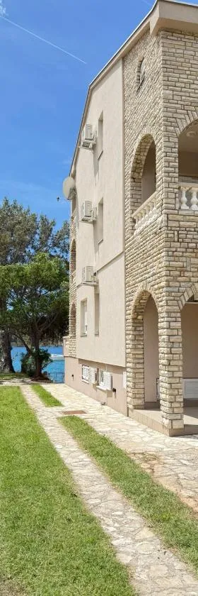 Apartments Katarina，位于斯塔拉诺瓦利亚的酒店