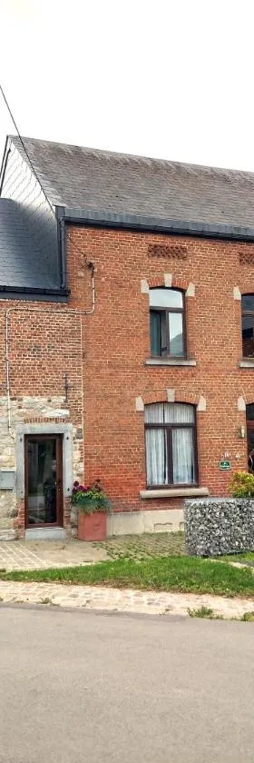 Au Randonneur - B&B，位于Thuin的酒店