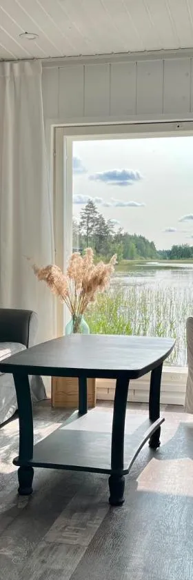 Villa Laituri Enäjärven rannalla，位于Taipale的酒店