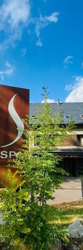 Aparthotel Siente Boí & SPA，位于普拉德埃米塔的酒店