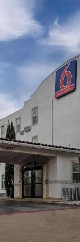 Motel 6 Dallas TX Downtown，位于达拉斯的酒店