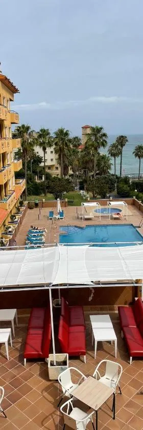 Hotel ViveMar，位于贝纳尔马德纳的酒店