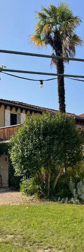 Le Rocher，位于Barbazan的酒店