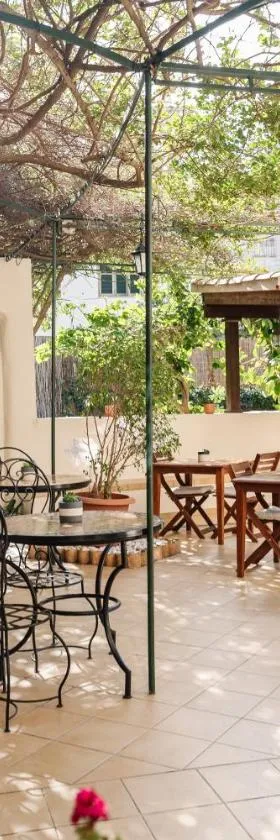 Hotel Casa Bougainvillea，位于索列尔的酒店