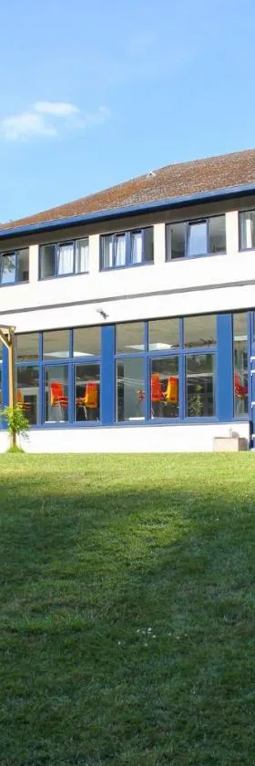 J-Club De Knapzak / La Besace，位于Bohan的酒店