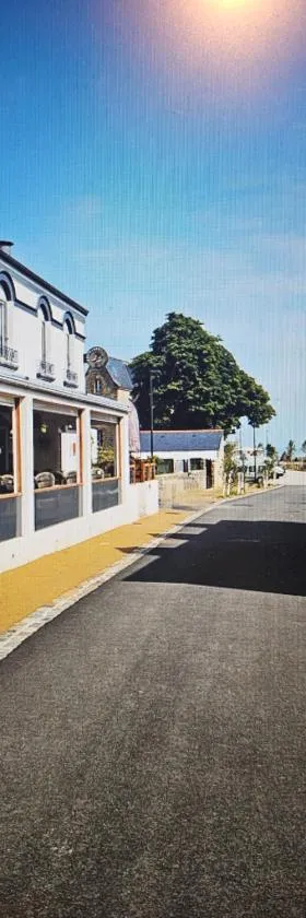 萨布勒布朗克酒店，位于杜瓦讷内的酒店