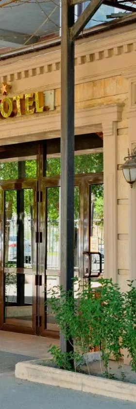 ATB Grand Hotel，位于阿特劳的酒店