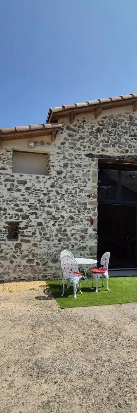 Chambres d'hôtes LA GRANGE DU PA de LA GROLLE，位于Rocheservière的酒店