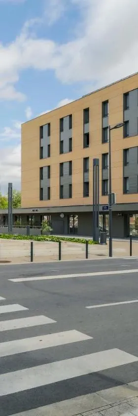B&B Hôtel Thionville Centre Gare Porte du Luxembourg A31，位于泰昂维的酒店