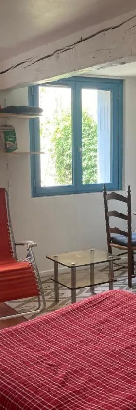 Chambre d'hôte avec cour privative，位于Saint-Sulpice的酒店