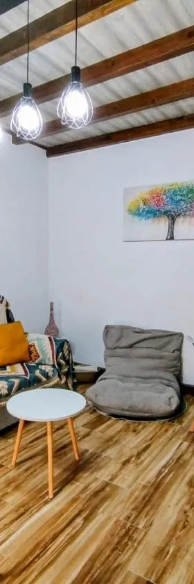 La Casita de Ale，位于Polán的酒店