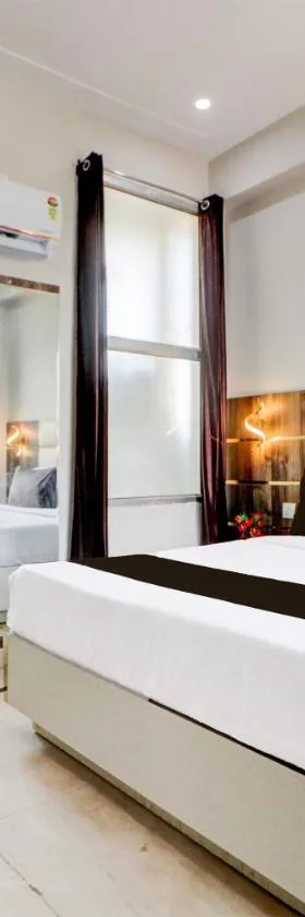Super Hotel O Gold Inn，位于罗塔克的酒店