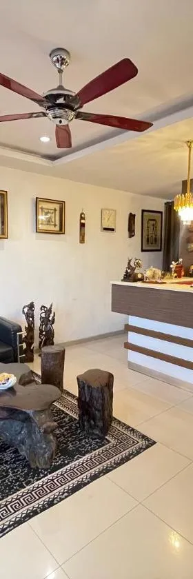 M Three Hotel by SECOMS，位于Kampong Batu Tiga的酒店