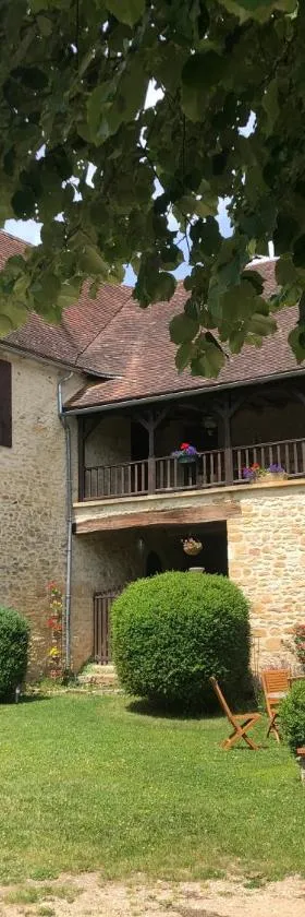 Aux Deux Lys，位于Plazac的酒店