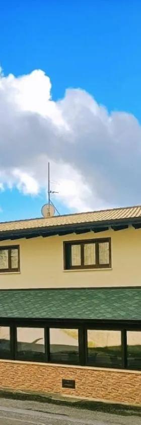 AgriHotel Papaya，位于San Pietro Apostolo的酒店