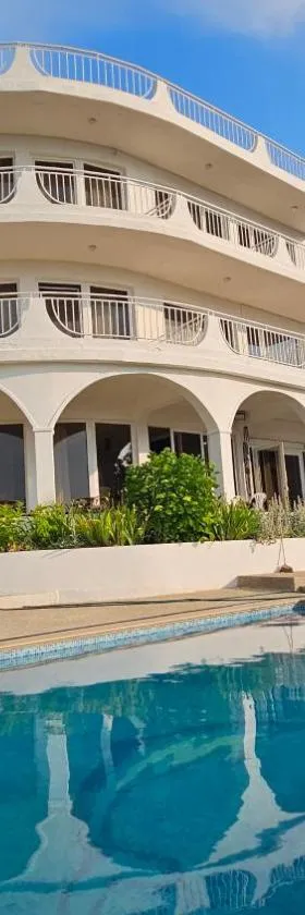 Sunrise Villa，位于阿尔贝纳的酒店
