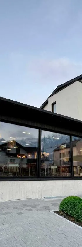 Giessen Hotel & Coffeehouse，位于瓦杜兹的酒店
