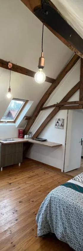 Logement entier avec accès privé，位于Ambrines的酒店