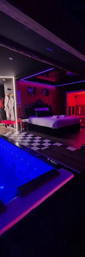 L'Interdit Suite de Luxe，位于塞里雷斯的酒店