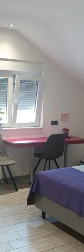 Rooms Jelak，位于大戈里察的酒店