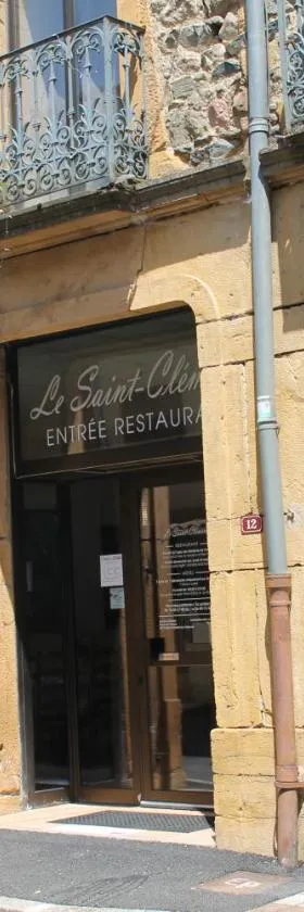 圣克莱门特餐饮酒店，位于Saint-Clement-sur-Valsonne的酒店