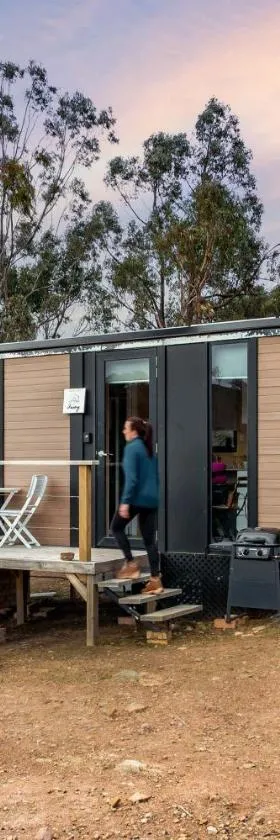 Cabernet Tiny House by Tiny Away，位于Windeyer的酒店