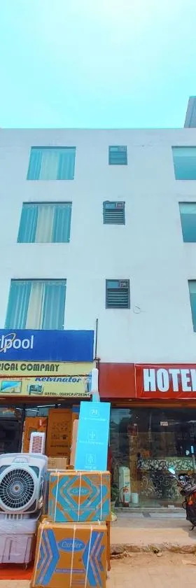Hotel Trilok a comfort Room，位于勒克瑙的酒店