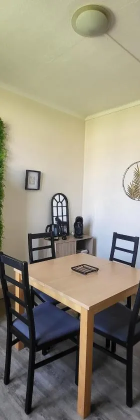 Cozy Zen de Paray 2 bedroom，位于帕雷·勒·毛尼尔的酒店