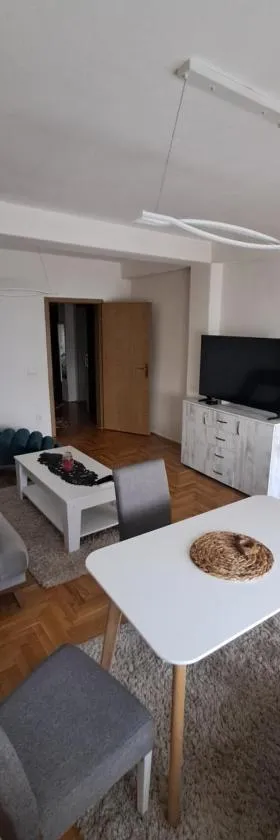 AS Apartment Tetovo，位于泰托沃的酒店