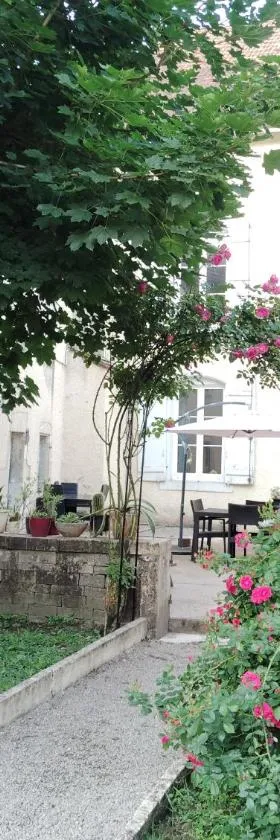 La Maison d'Adèle，位于讷沙托的酒店