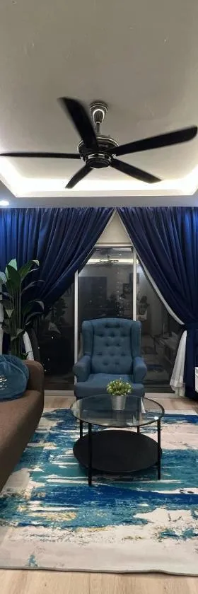 Homestay Rifhan D Tasik Biru Kundang, Gamuda Garden，位于万挠的酒店