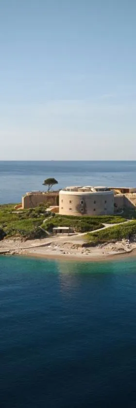 Mamula Island by Banyan Tree，位于赫尔采格诺维的酒店