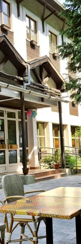 Salgó Hotel，位于绍尔戈陶尔扬的酒店