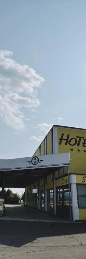 Hotel URFA，位于采尔特韦格的酒店