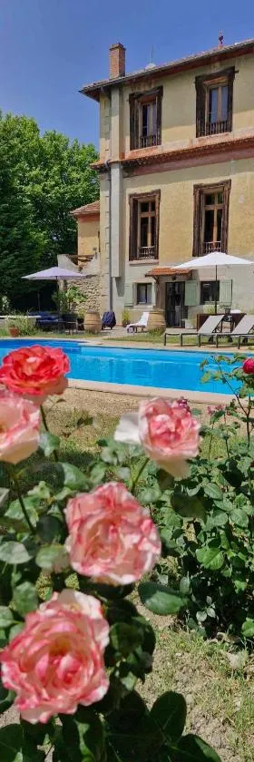Le Manoir de la Belle Endormie，位于瓦勒雷阿斯的酒店