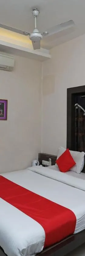 Hotel O South Fern，位于Ballygunge的酒店